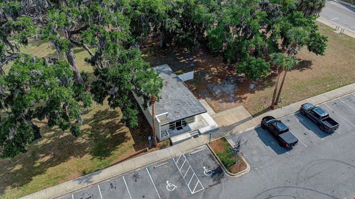 Waterview Standalone Building in Historic Downtown Palatka