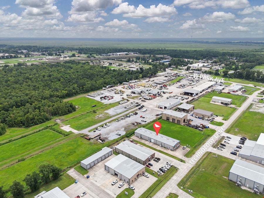 Office / Warehouse with Heavy Power Near US 90