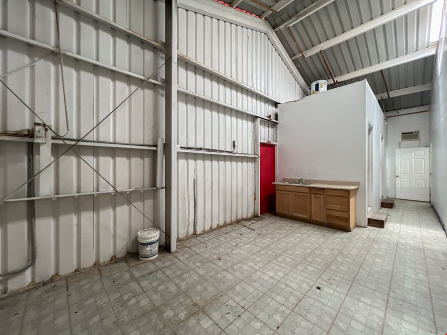 Office Warehouse with Peters Rd Frontage
