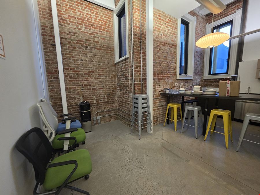 838 North Broadway