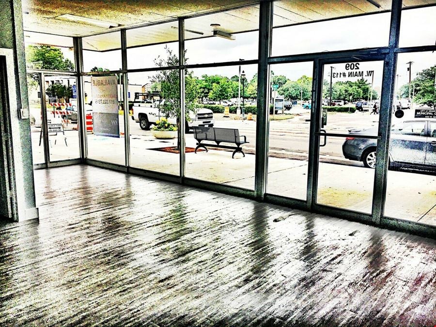 209 W Main St