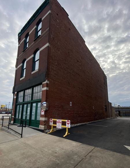 Preview of Office space for Rent at 900 S 4th St