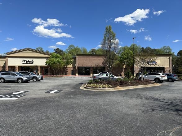 Preview of Retail space for Rent at 620 West Crossville Road