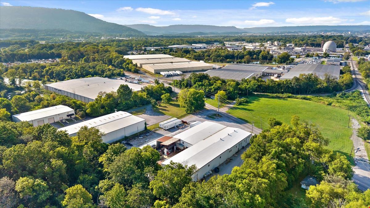 Conditioned Industrial Facility with 8 Cranes