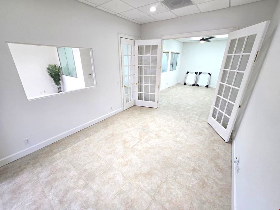Office / Warehouse 2,021 +/- SQFT