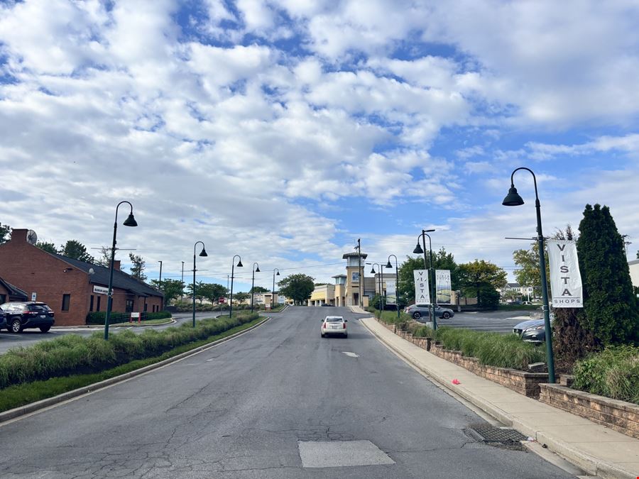 Vista Shops at Golden Mile