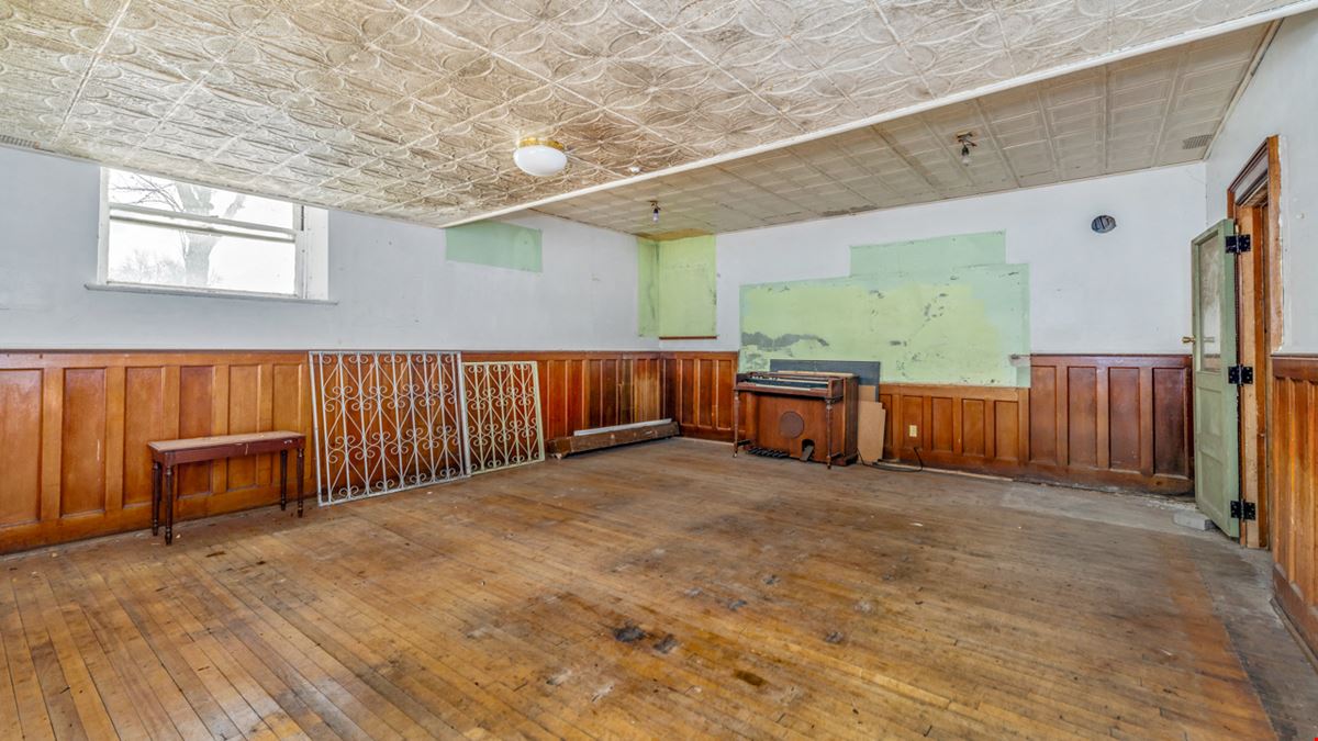 300 E. Ludington St.