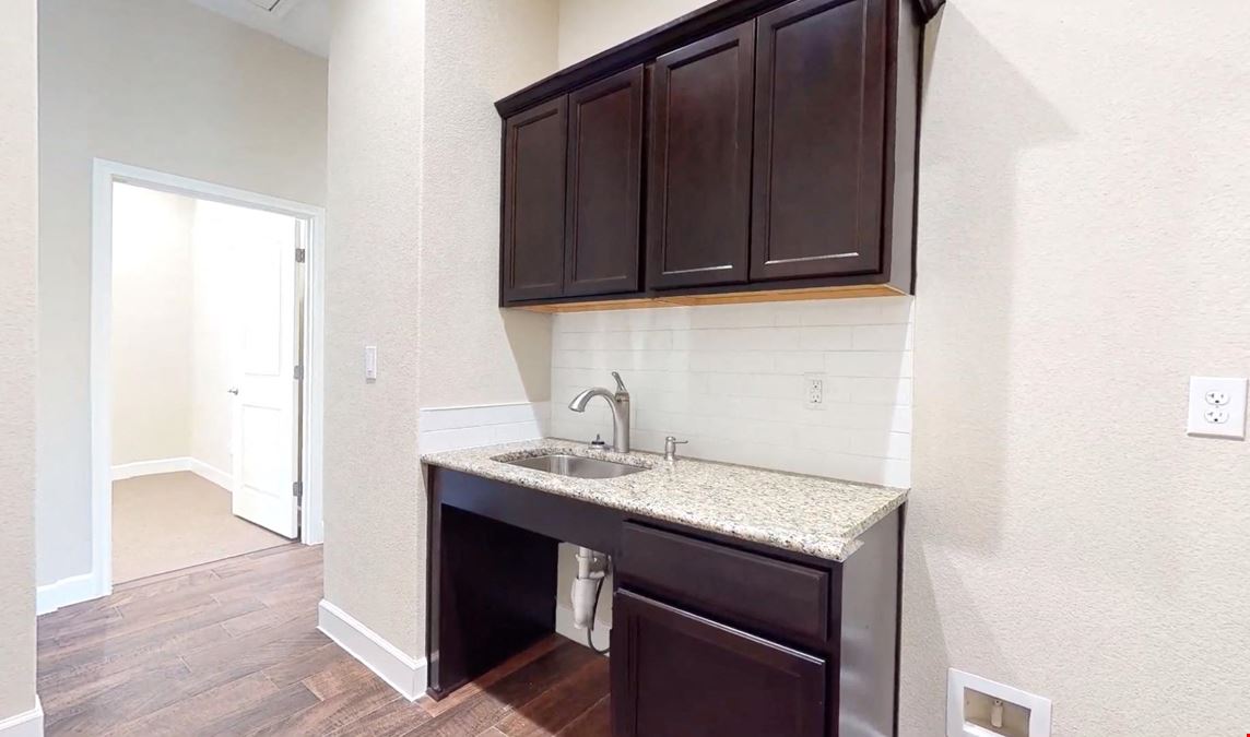 For Lease:  1640 Highland Falls Drive, Unit 102