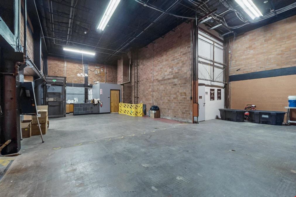 TWO SUITE WAREHOUSE WITH MEGA ELECTRICITY