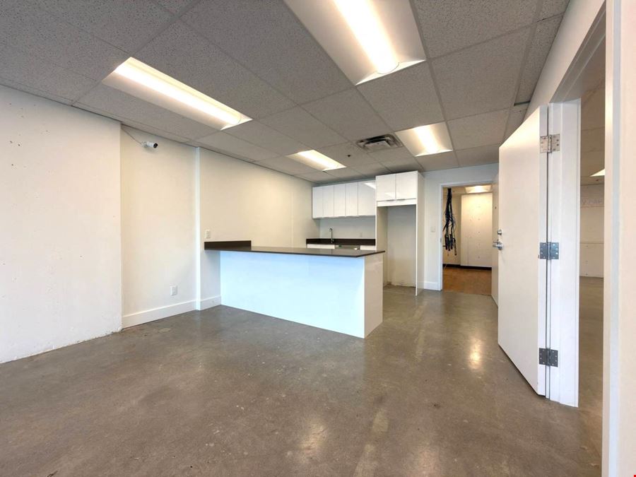 #202 - 128 W 6th Ave