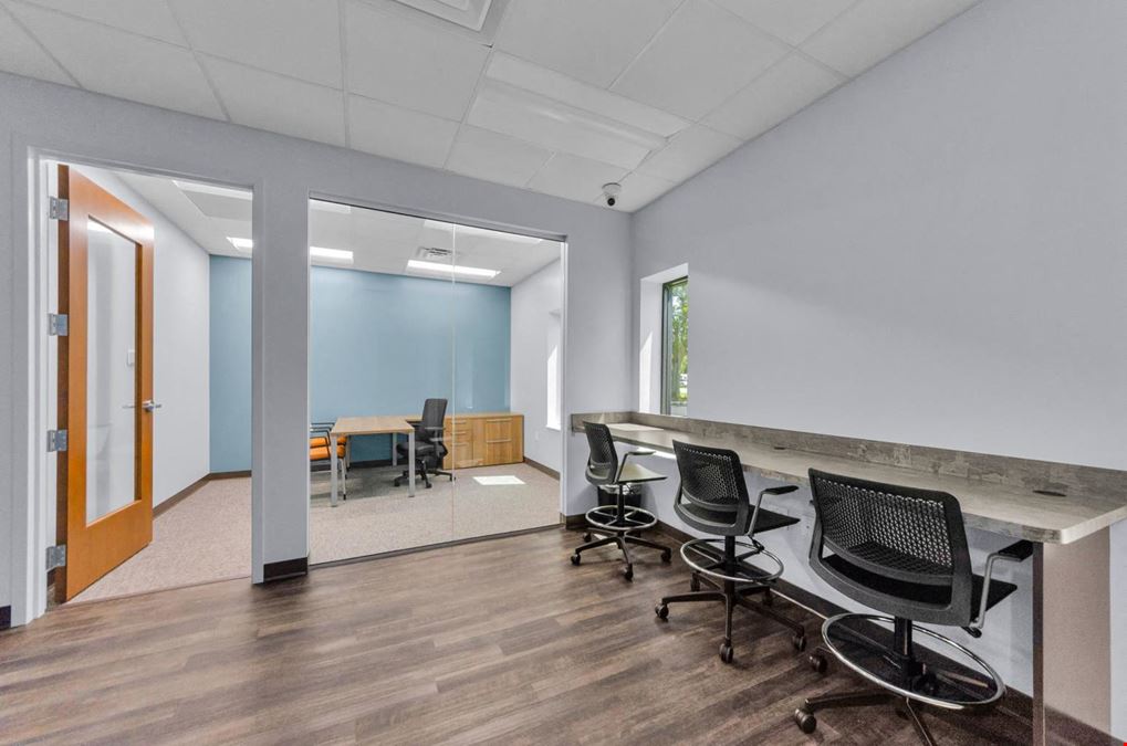 4,900sf Flex Space for Sublease in Largo, FL