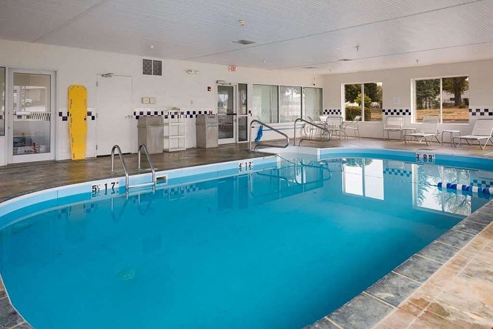 Sleep Inn & Suites - Port Clinton, OH