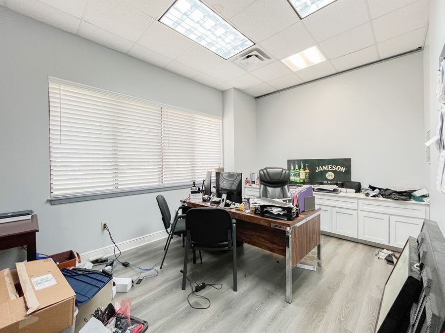 ±10,800 SF Industrial Flex Near Airline Hwy & Industriplex