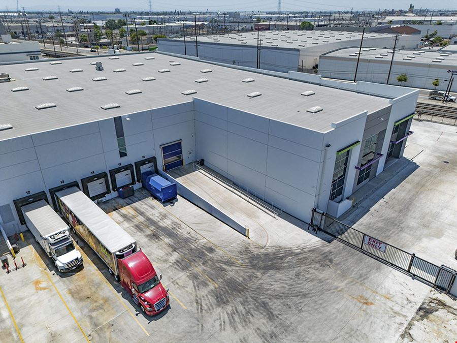 4218 District Blvd
