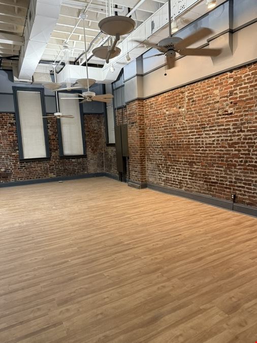 6743' historic downtown building w/street retail and upstairs living