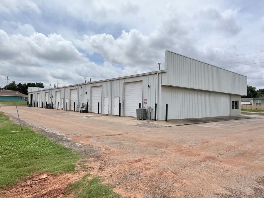 2350 S Midwest Blvd - Flex Space w/ Warehouse Loft