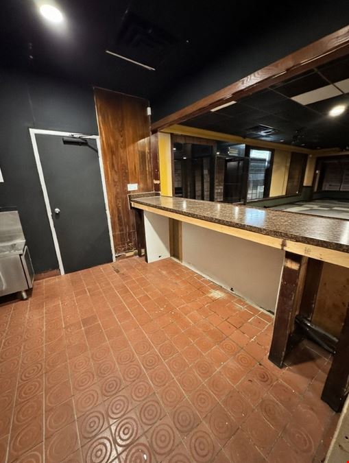 2124 W. Alexis Rd