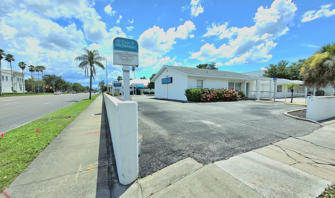 Freestanding Medical Office near Sarasota Memorial!