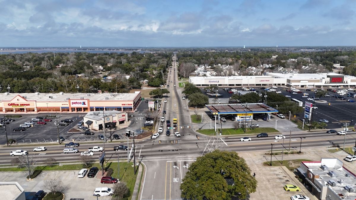 +/-3,000 SF Retail Unit in The Shoppes of Popps Ferry