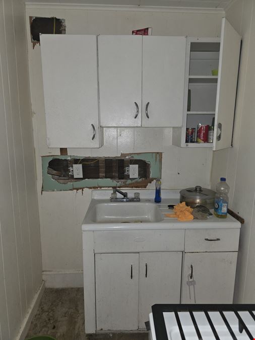 28 Lydia St