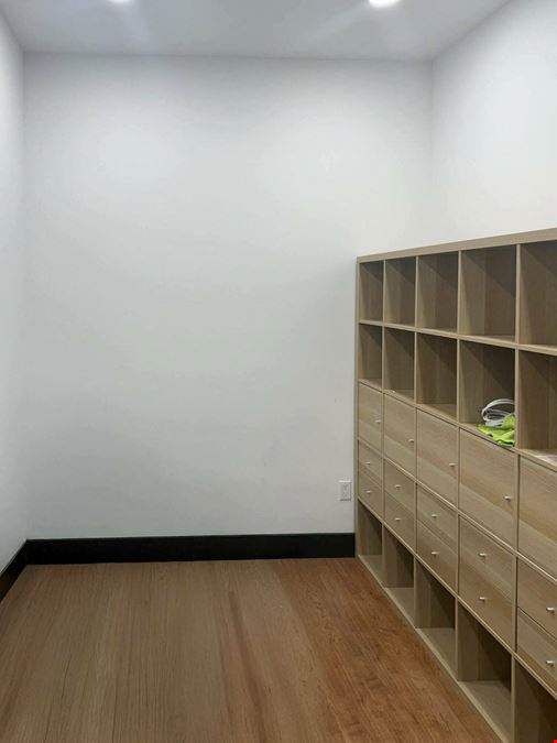 150 SF | 108 Emerson Place | Small Renovated Office Suites for Lease