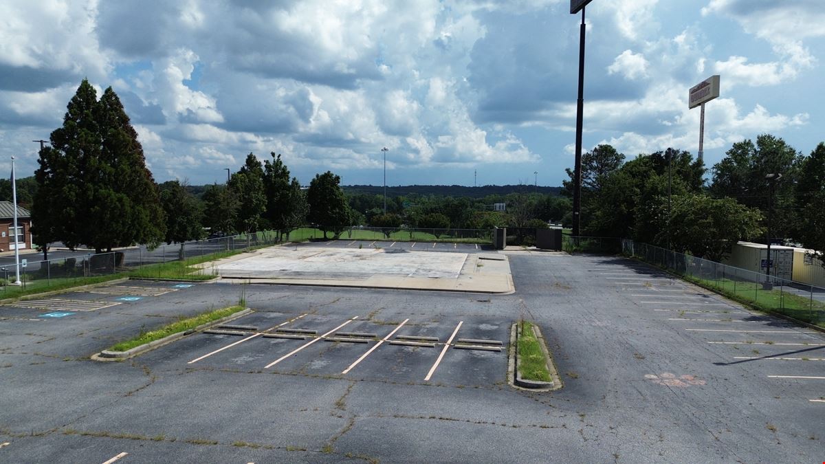 112 Interstate Blvd