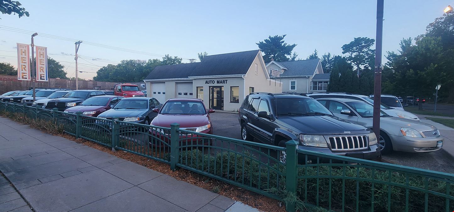 Used Car Lot (Auto Mart)