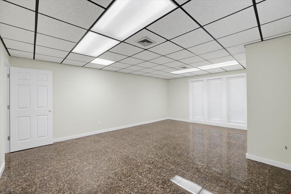 Office Bldg in Alexus Estates