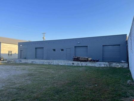 Preview of Industrial space for Rent at 913 Poplar St