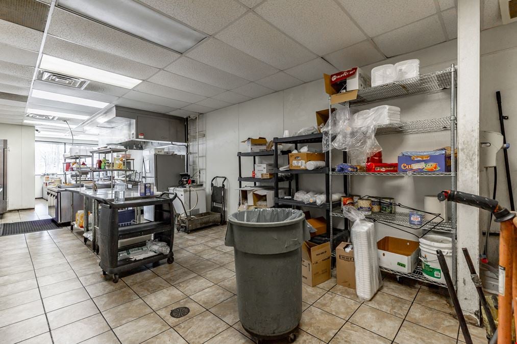 Drive-Through QSR 1,300 SF on Brainerd Road in Chattanooga