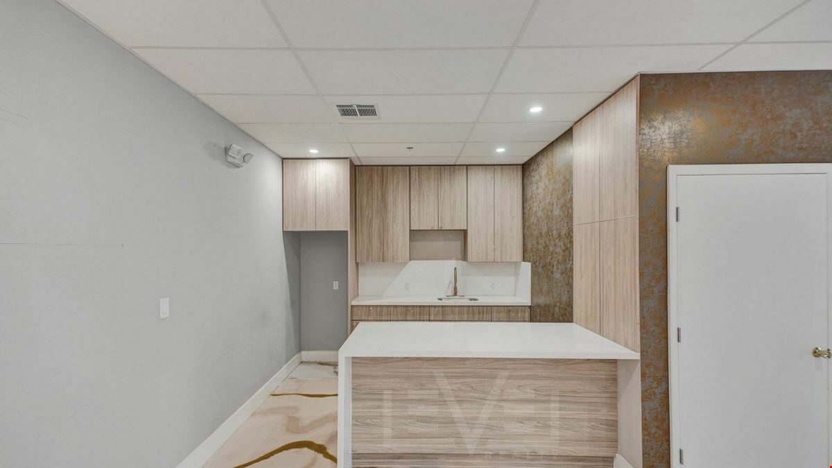 University Corner Unit - Retail