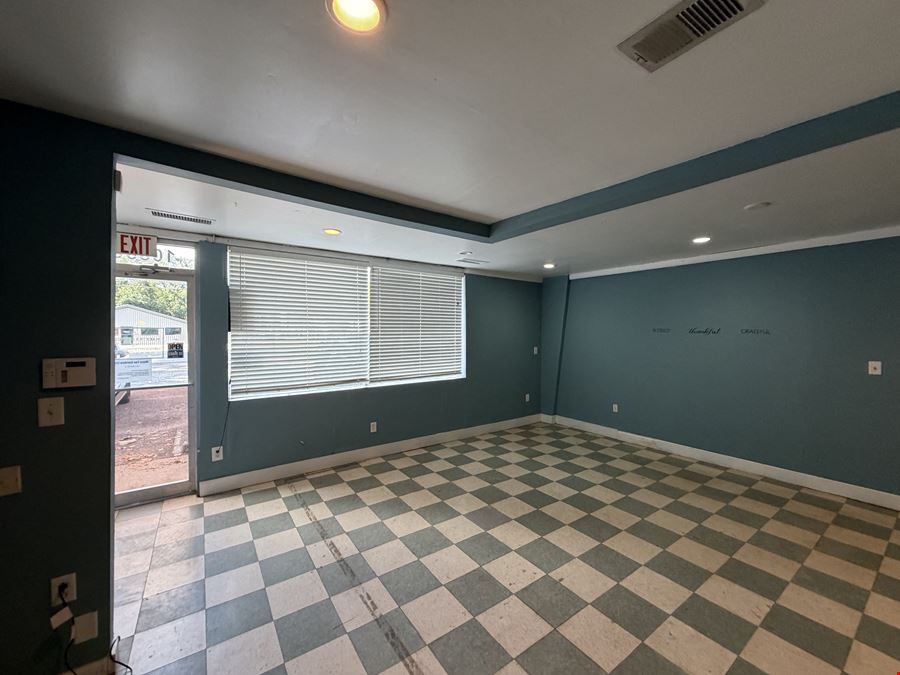 10390 Highway 78 E