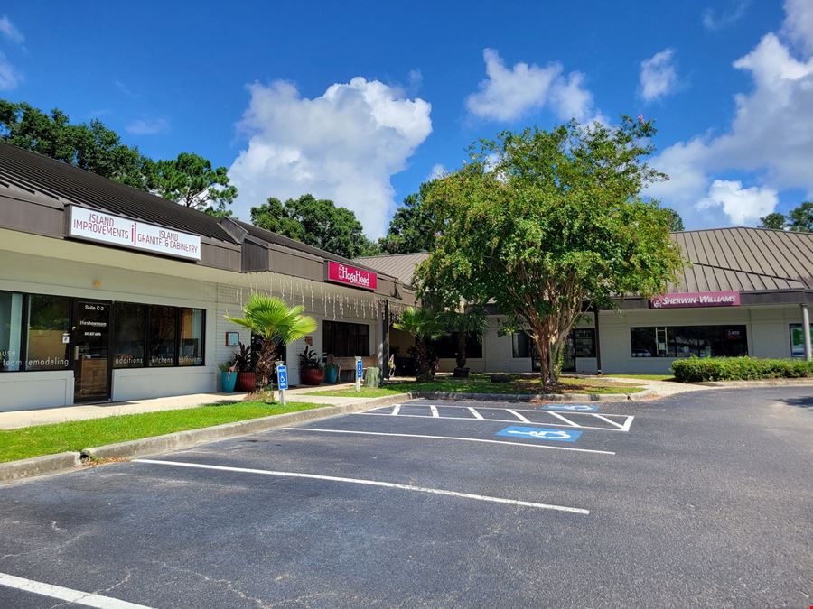 Moss Creek Village Shopping Center