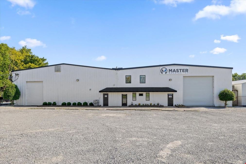 Conditioned Industrial Facility with 8 Cranes