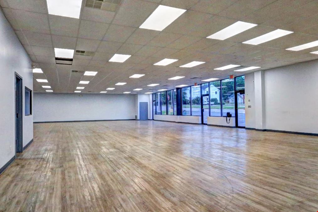 Retail/Warehouse Facility