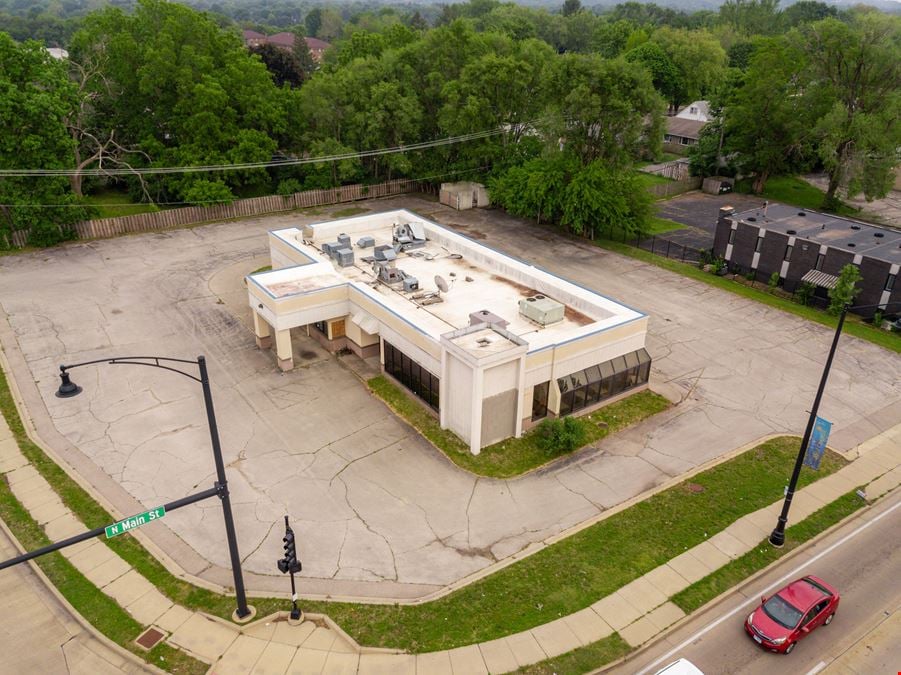 Freestanding Drive-Thru Restaurant Building in Rockford, Illinois