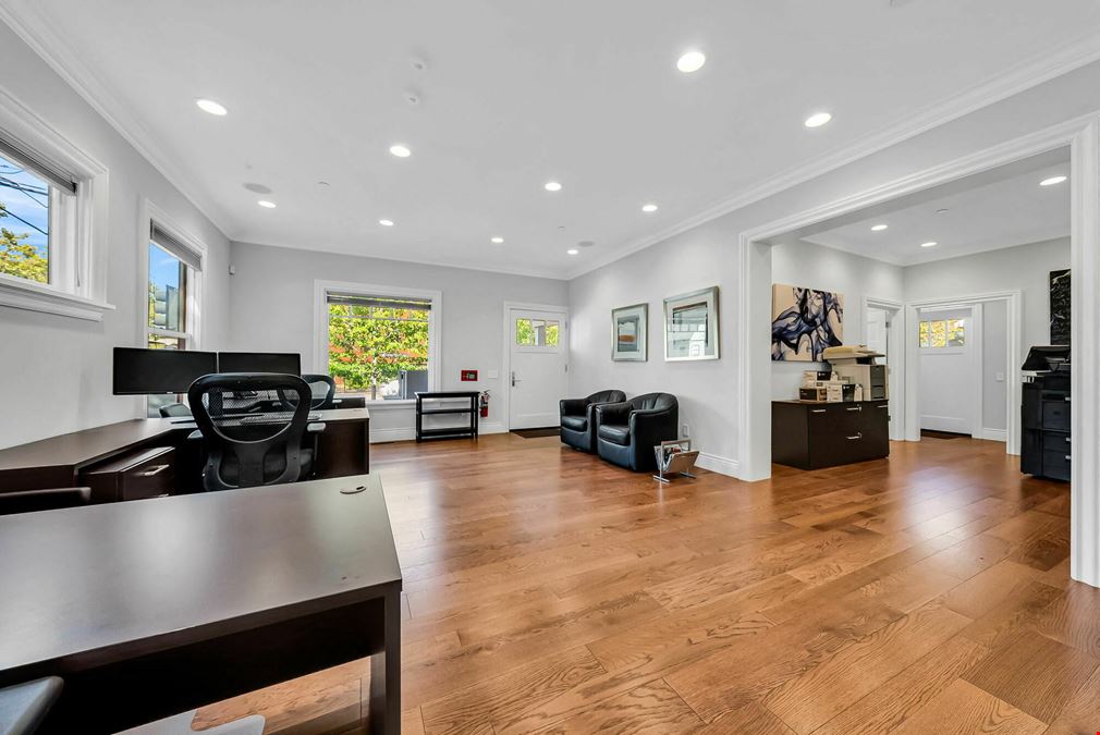 1104 Irwin St.