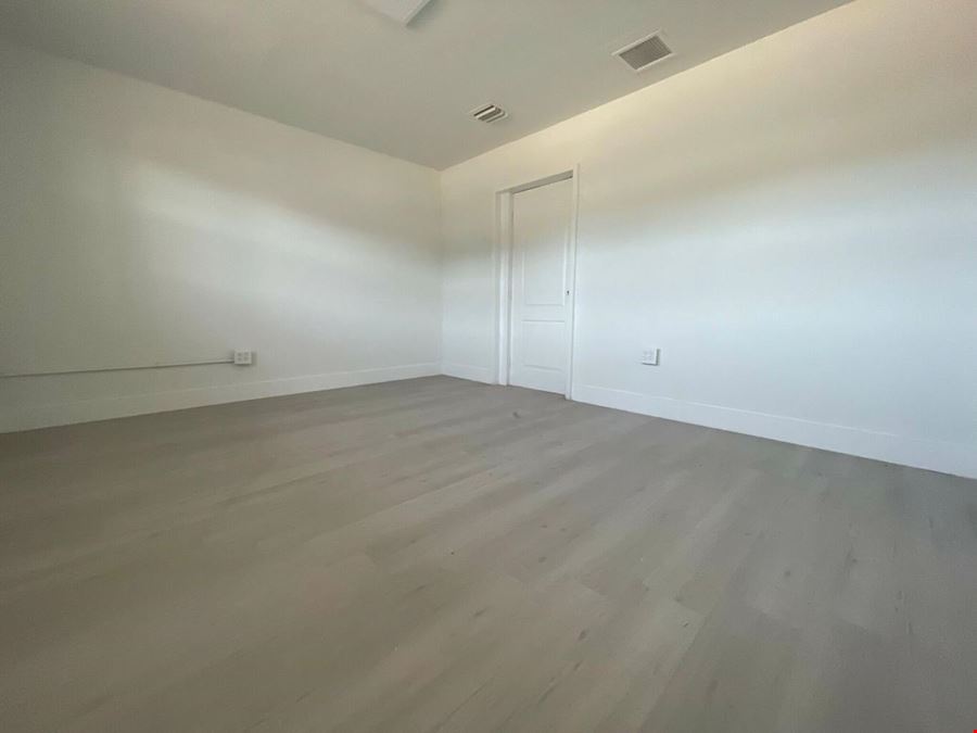 1665-69 W 33 Place