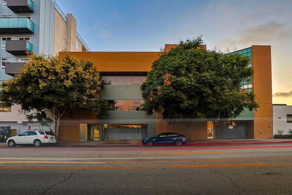 3539 + 3545 Motor Ave