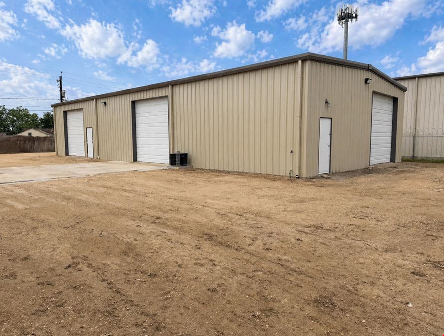 4222 Russell Dr