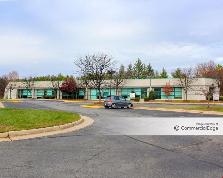 570 Herndon Pky
