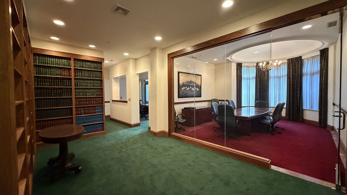 400 Commonwealth Ave #104C