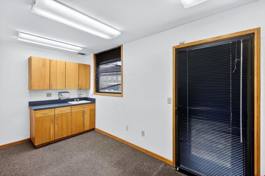 950 W. Ironwood Dr. #3