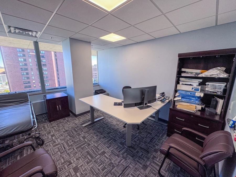 206 S Broadway Ave - Sublease Office Opportunity   