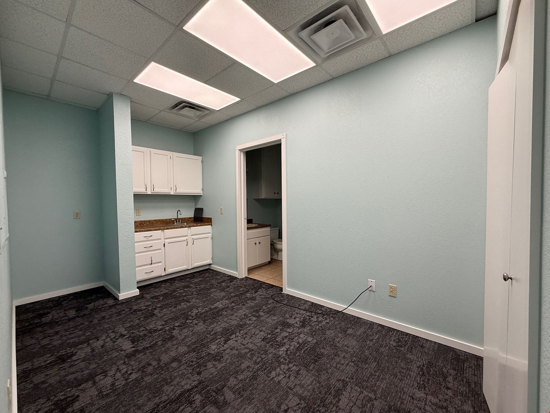 River Oaks Plaza Retail/Office
