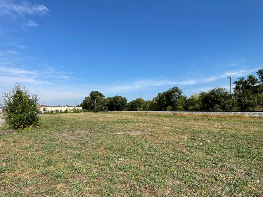 Prime Lot For Sale In Industrial Park