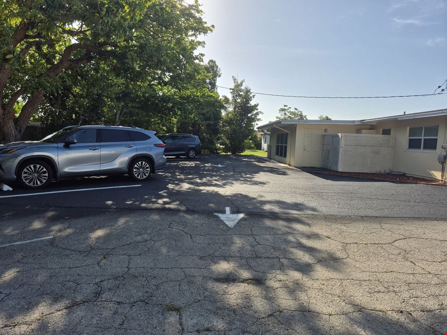 1625 Colonial Blvd., | 1,702± SF Office / Medical Building