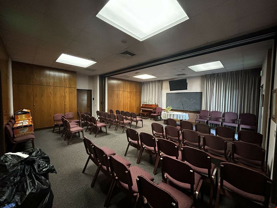 11022 W. Riverside Drive