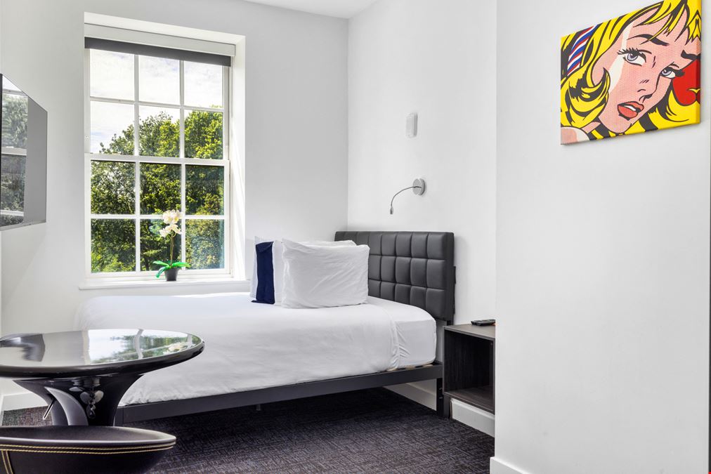 Maverick Suites
