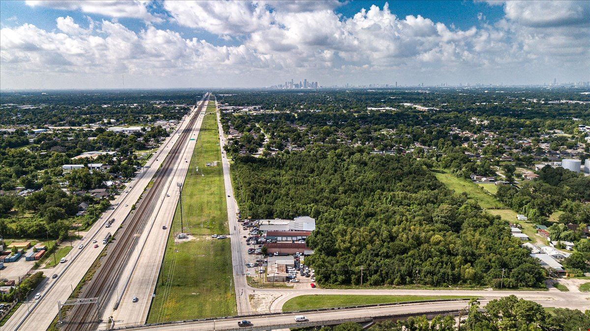 12969 W Hardy Rd, Houston, TX 77037
